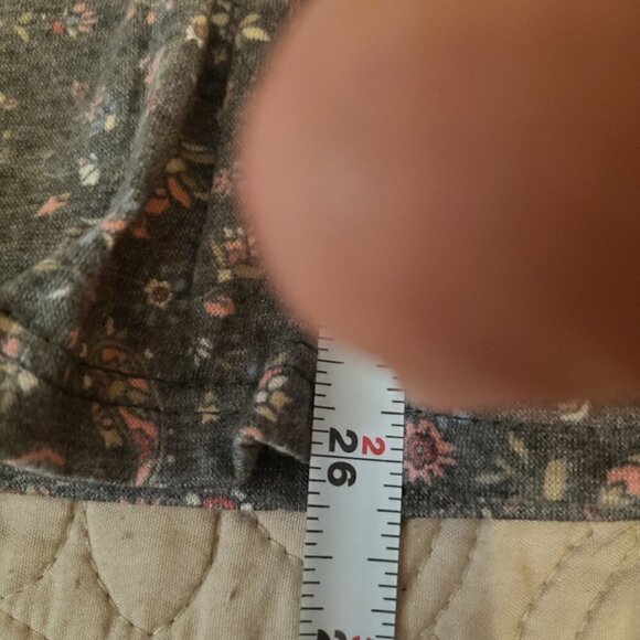 1.4.3. Story by Line Up Gray Cold Shoulder Top - Picture 7 of 9